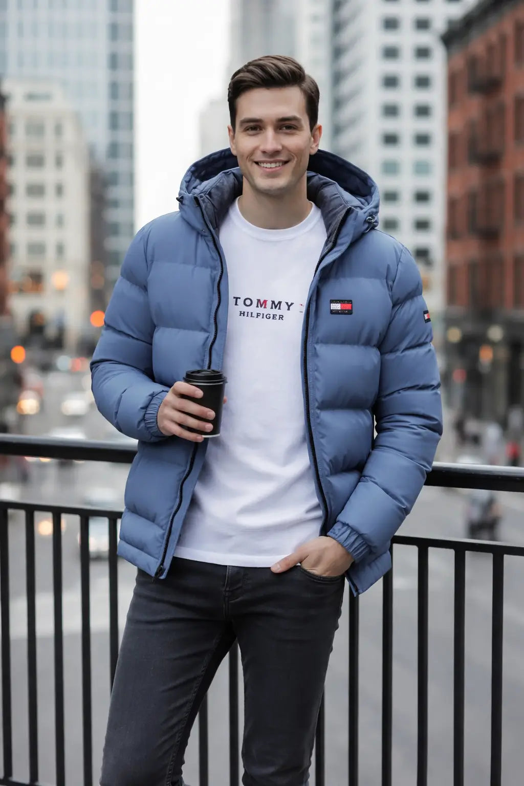 Wattierte Winterjacke mit Kapuze und Sweatshirt